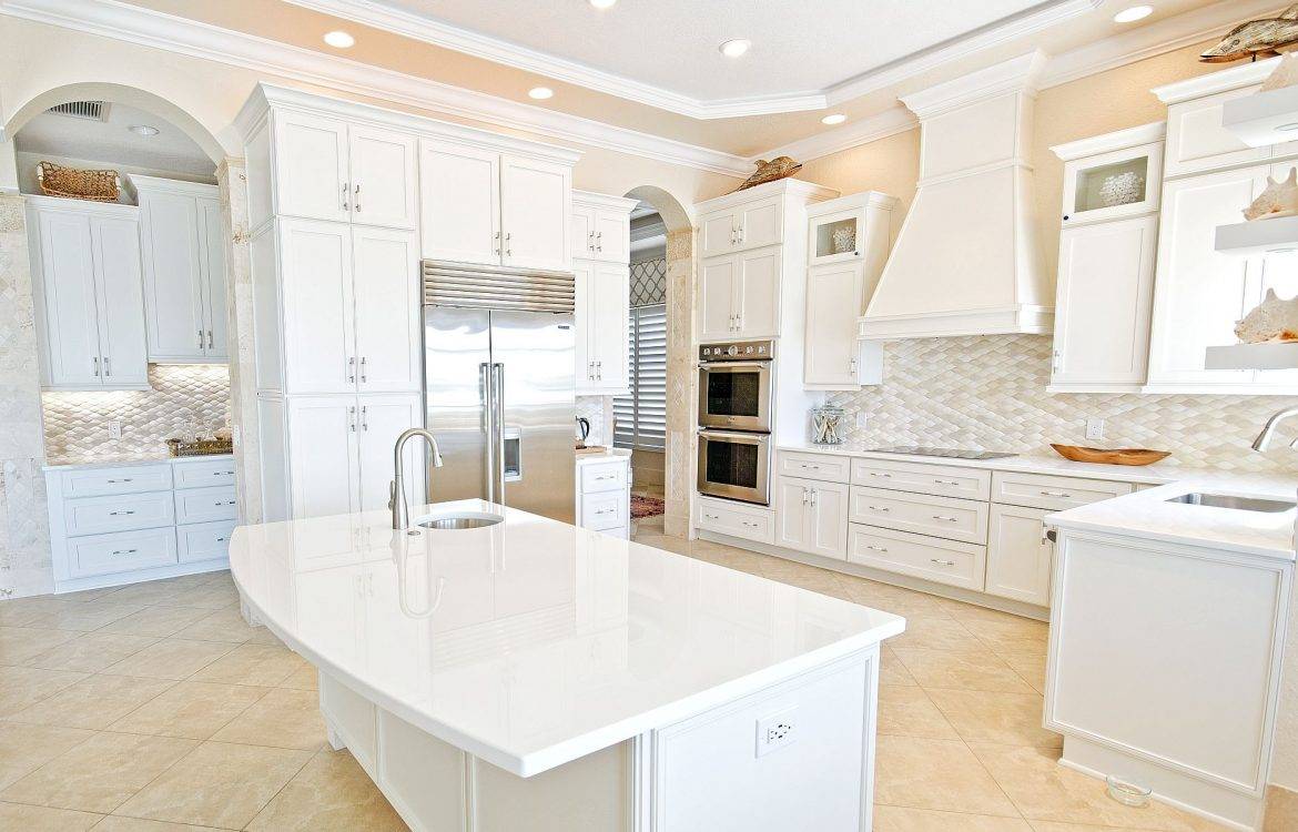 Kitchen Design Tips that make Small Kitchens Look HUGE