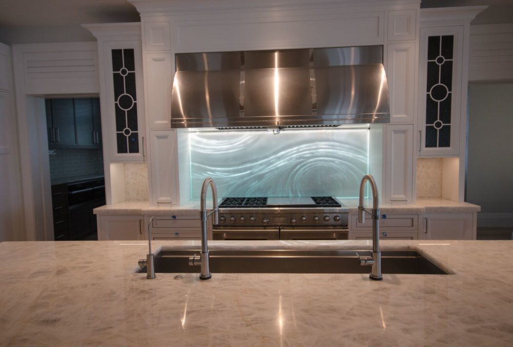Glass Backsplashes Large Artistic Designs For Your Kitchen