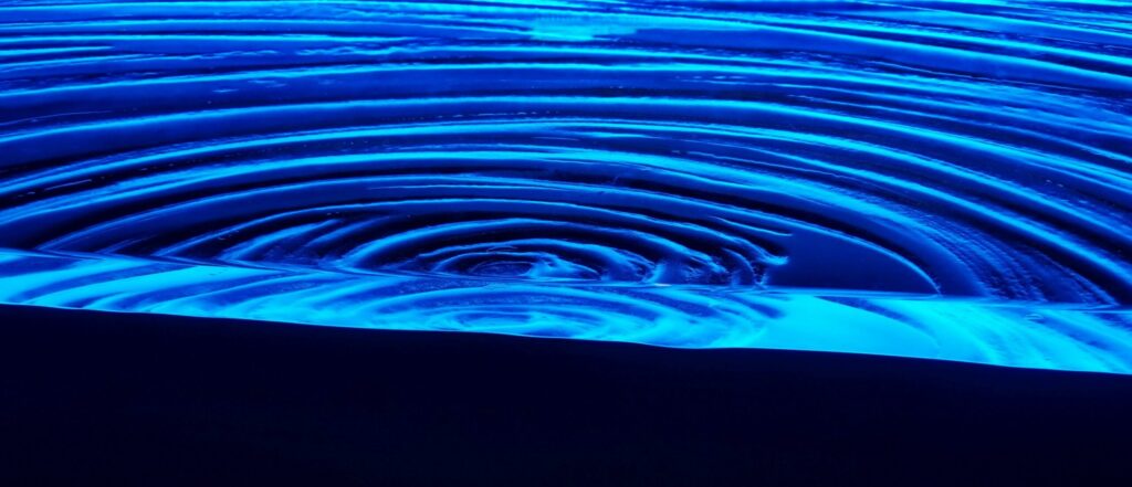 Glass Countertop edge polish with refraction