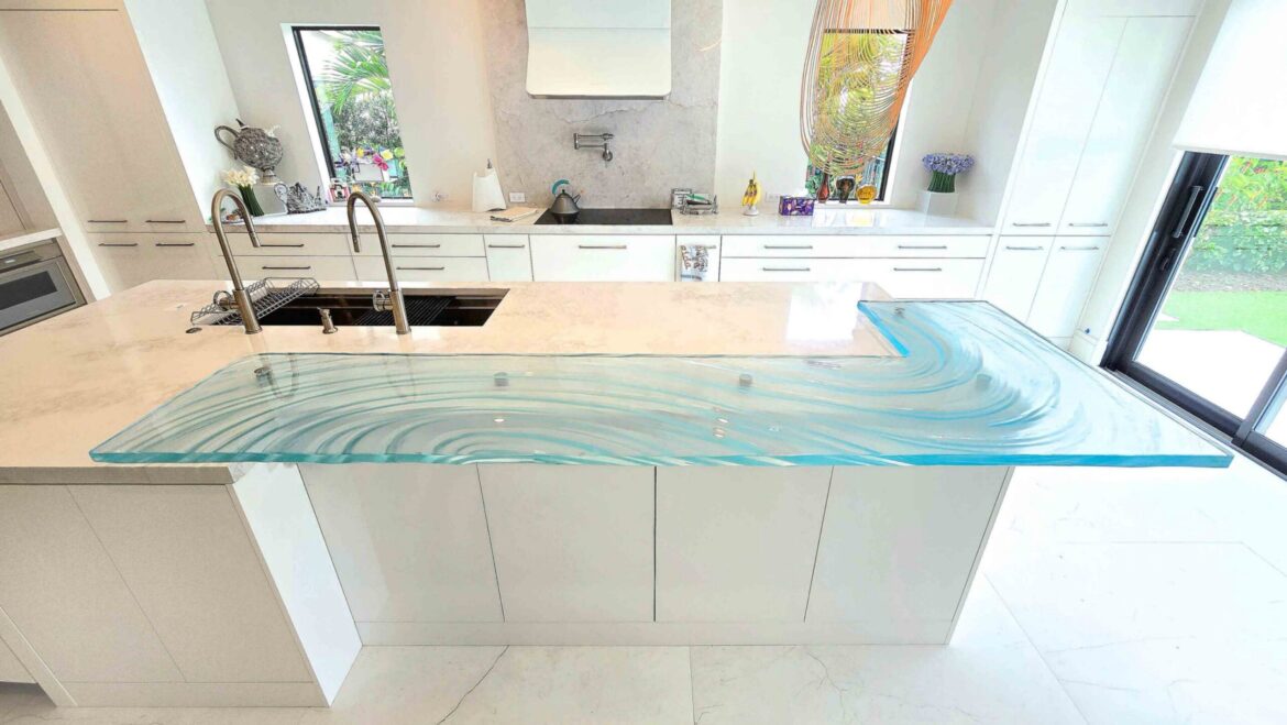 Glass Countertop Ideas for a Chic L-Shaped Bar