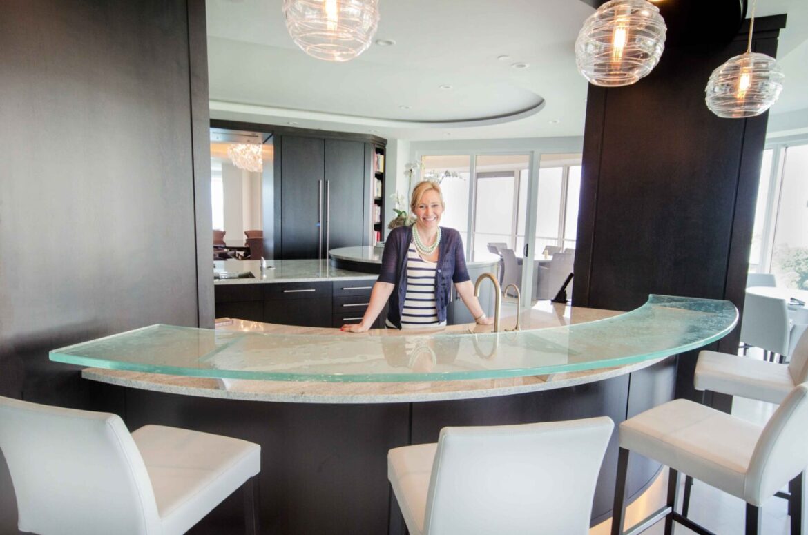 How does Downing Designs get 5-star reviews in Florida?