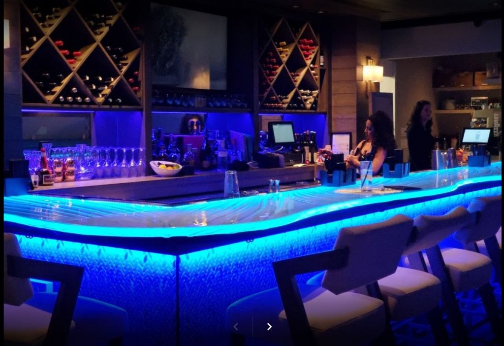 Acqua Cafe West Palm Beach glass bar top