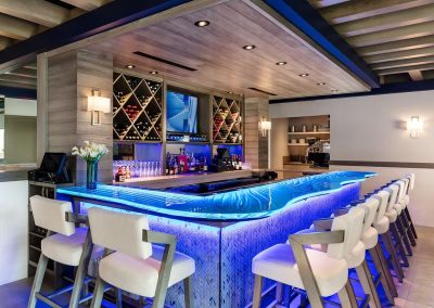 Illuminated Glass Bar Top – Palm Beach Restaurant