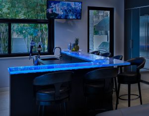 Floating glass bar countertop in St Petersburg home